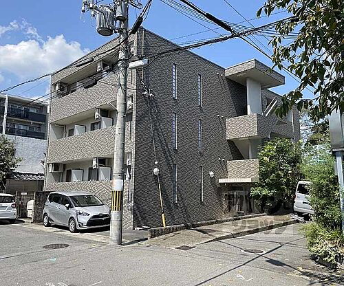 京都府長岡京市長岡１丁目 3階建