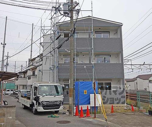 京都府長岡京市調子１丁目 3階建 