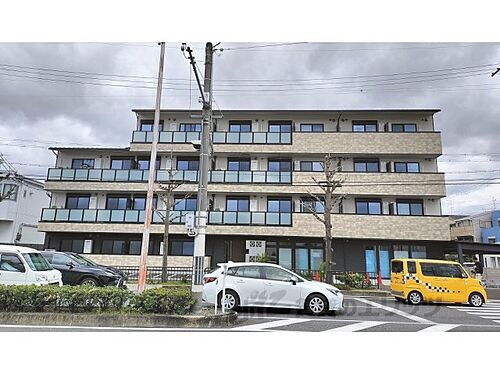 京都府京都市西京区牛ケ瀬南ノ口町 4階建
