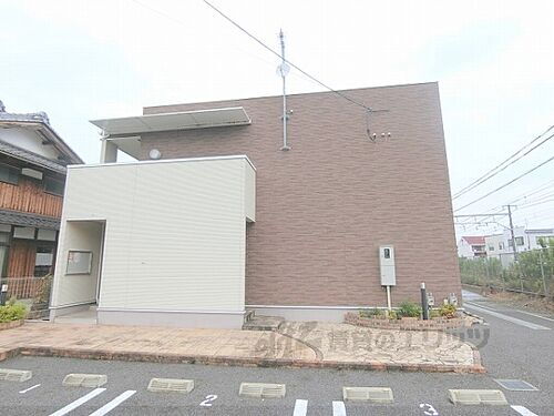 滋賀県東近江市猪子町 2階建 築12年4ヶ月