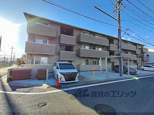 京都府京都市西京区桂河田町 3階建 築2年10ヶ月