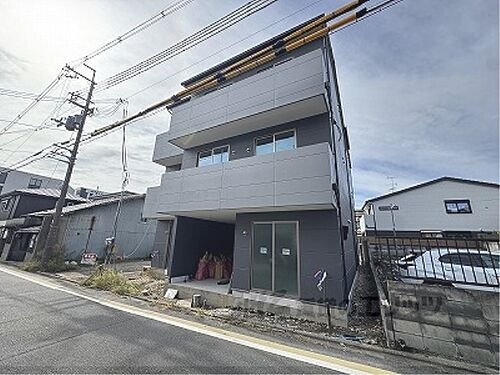 京都府京都市伏見区京町１０丁目  3階建
