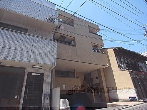 京都府京都市中京区猪熊通姉小路下る姉猪熊町 築35年2ヶ月 3階建