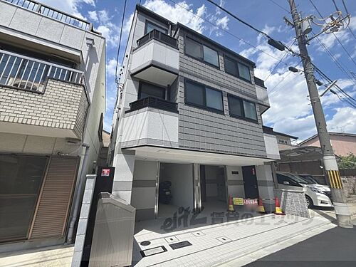 京都府京都市南区東九条中御霊町 3階建 