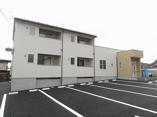 山形県山形市東青田５丁目 2階建 築10年9ヶ月
