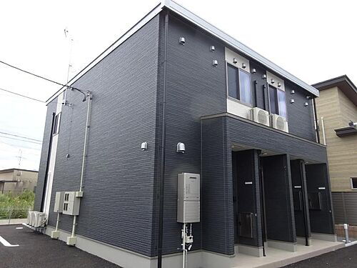 山形県山形市西田３丁目 2階建 