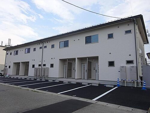 山形県山形市嶋南２丁目 2階建