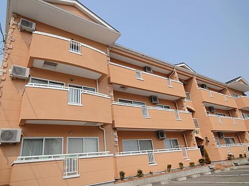 山形県山形市吉原２丁目 3階建 築24年8ヶ月