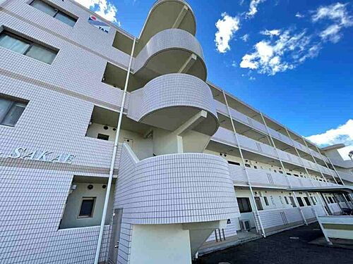 ユーミーＳＡＫＡＥ 4階建