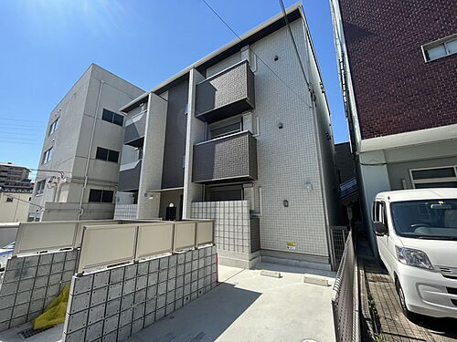 兵庫県明石市和坂稲荷町 3階建