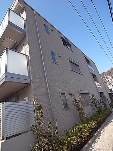 兵庫県神戸市中央区山本通４丁目 築9年11ヶ月 3階建