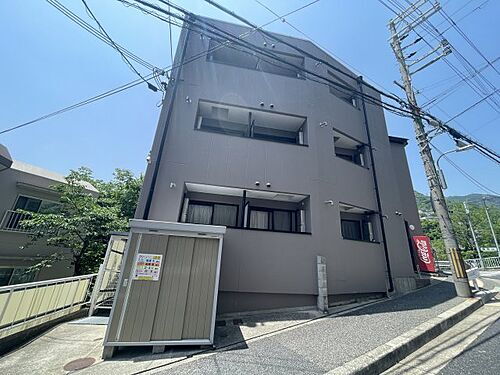 兵庫県神戸市灘区六甲台町 築31年8ヶ月 3階建