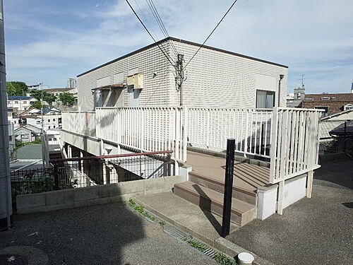 兵庫県神戸市兵庫区馬場町 築27年10ヶ月 2階建