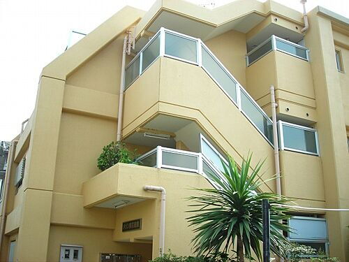 兵庫県川西市南花屋敷３丁目 賃貸マンション