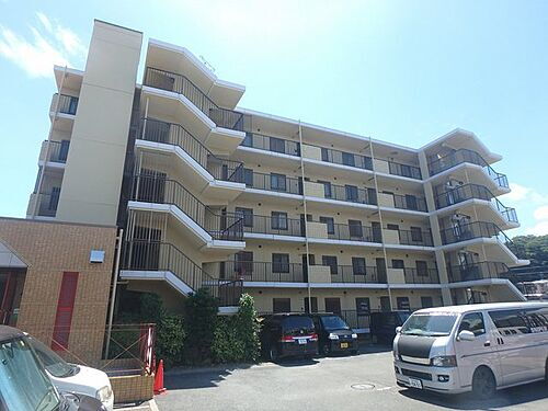 兵庫県川西市久代２丁目 築31年10ヶ月 5階建