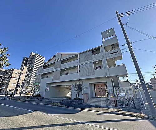 京都府亀岡市篠町馬堀駅前１丁目 3階建 築22年10ヶ月