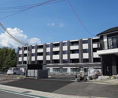 京都府亀岡市三宅町野々神 築1年4ヶ月 4階建