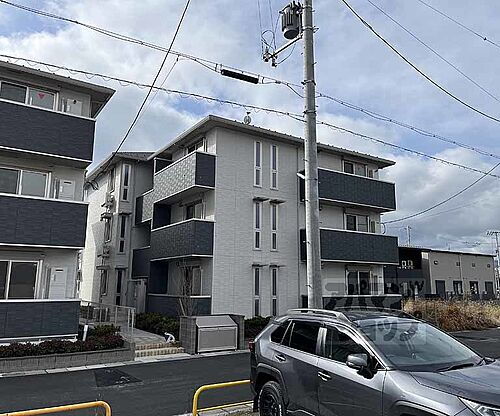 京都府亀岡市亀岡駅北１丁目 築1年11ヶ月 3階建