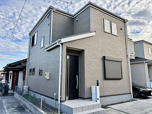 三重県鈴鹿市岸岡町 賃貸一戸建て