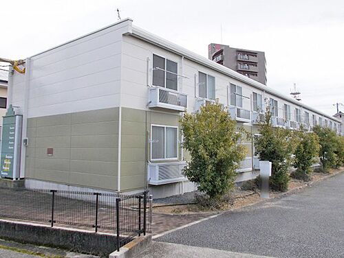 レオパレスエメラルド 2階建