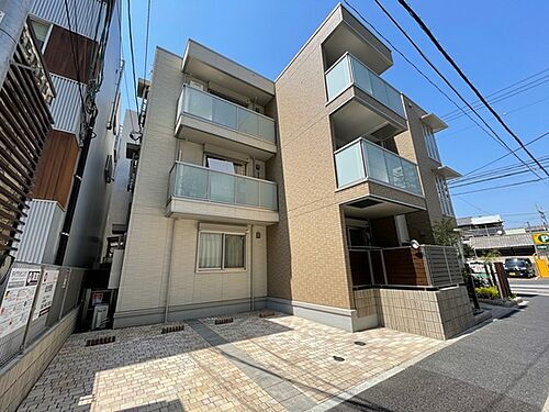 広島県広島市中区西白島町 3階建