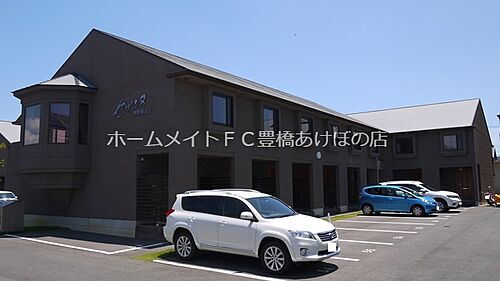 セザンヌ神野新田２ 3階建