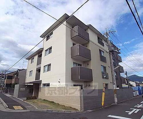 京都府京都市北区上賀茂高縄手町 4階建