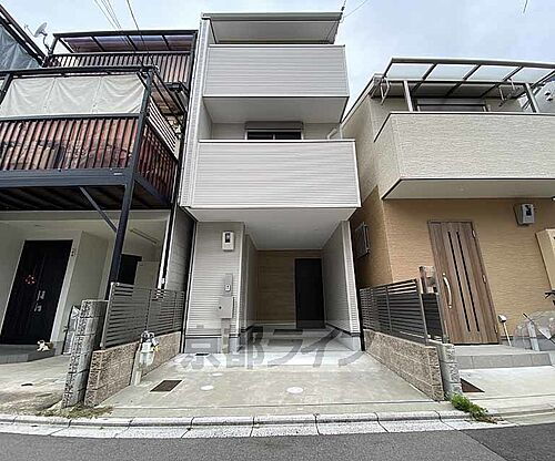 京都府京都市中京区聚楽廻中町 築4年7ヶ月 3階建