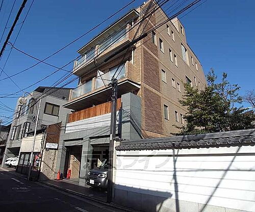 京都府京都市左京区新丸太町 築18年11ヶ月 5階建