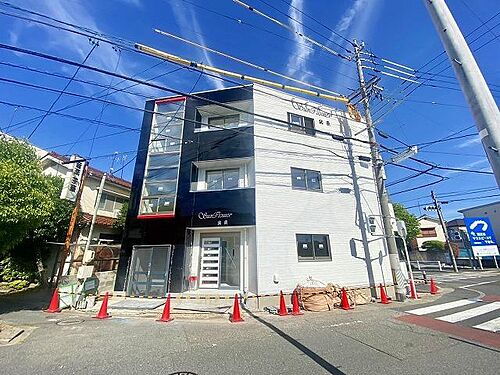 サンフラワー北原 3階建