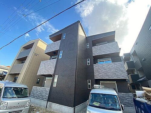 兵庫県尼崎市立花町２丁目 築1年10ヶ月 3階建