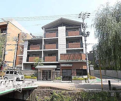 京都府京都市東山区梅宮町 4階建