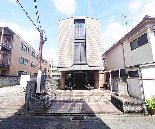 京都府京都市右京区花園春日町 築34年 3階建