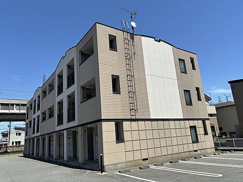 兵庫県加古川市別府町新野辺 3階建 築22年3ヶ月