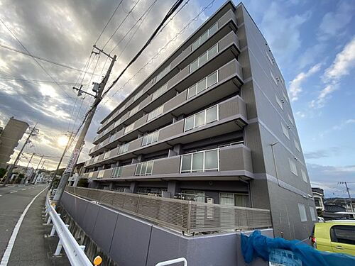 兵庫県姫路市青山北３丁目 6階建