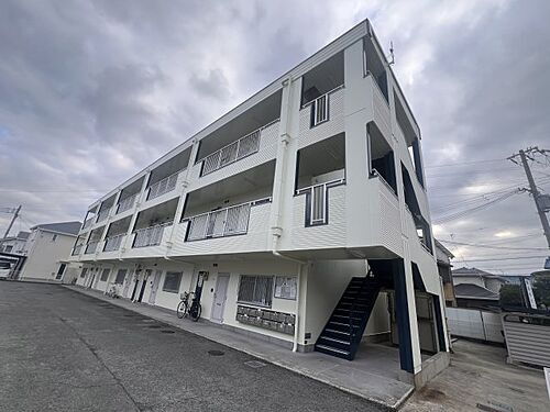 兵庫県加古川市加古川町粟津 築33年9ヶ月 3階建