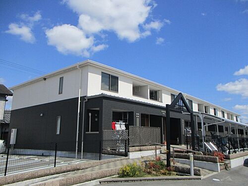 兵庫県加古川市東神吉町砂部 築10年7ヶ月 2階建