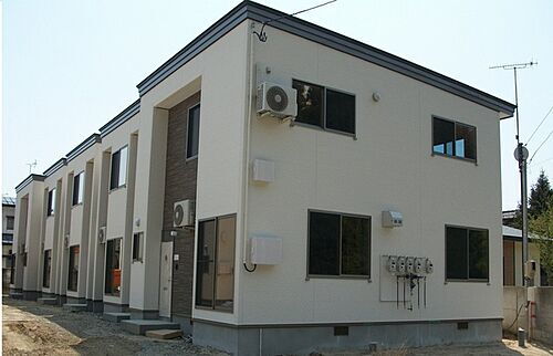 秋田県横手市旭川２丁目 2階建 築10年7ヶ月