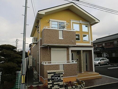 滋賀県東近江市ひばり丘町 2階建