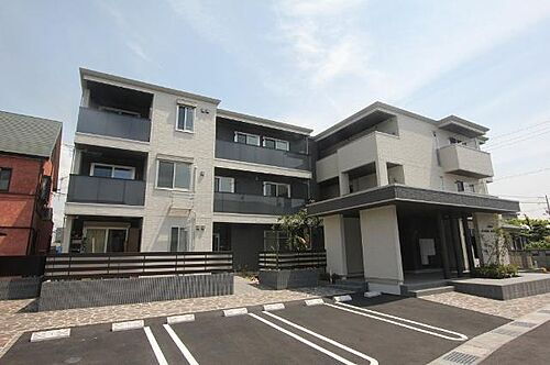 広島県福山市南本庄４丁目 3階建 築6年8ヶ月