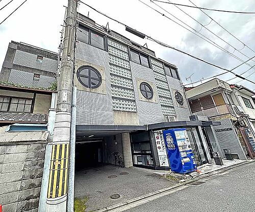 京都府京都市東山区松原通大和大路西入弓矢町 賃貸マンション