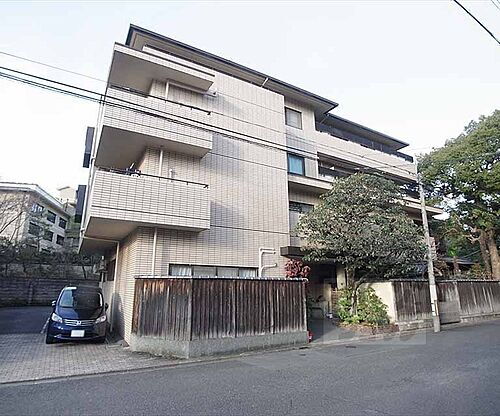 京都府京都市左京区南禅寺草川町 築37年9ヶ月 4階建