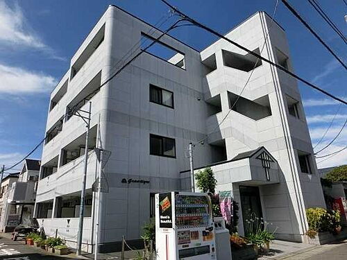 神奈川県平塚市平塚２丁目 4階建