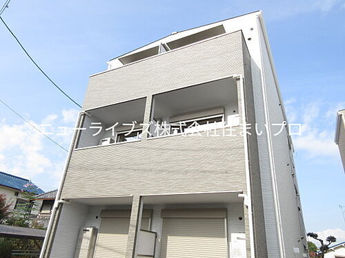大阪府守口市藤田町２丁目 3階建