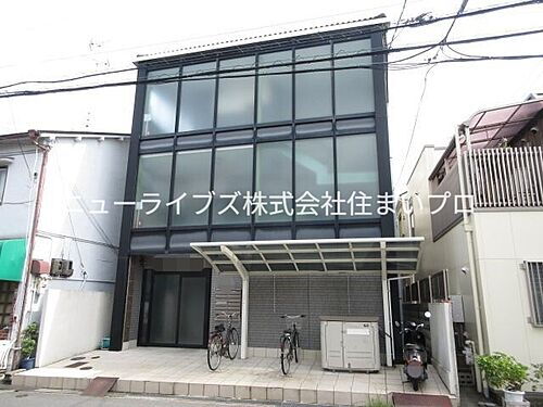 大阪府門真市城垣町 築27年9ヶ月 3階建