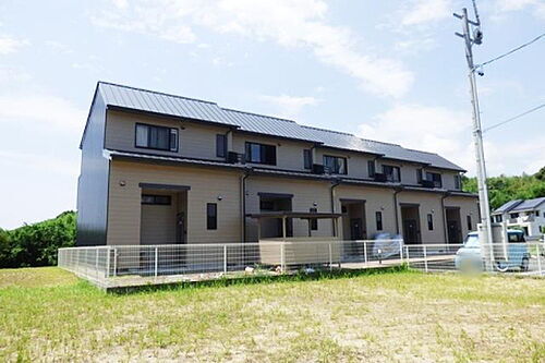 静岡県湖西市新居町中之郷 テラスハウス