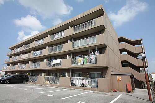 滋賀県長浜市八幡中山町 4階建