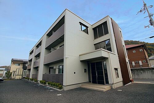 滋賀県米原市梅ケ原 3階建 築14年11ヶ月