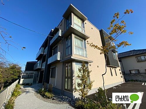 滋賀県長浜市八幡中山町 3階建 