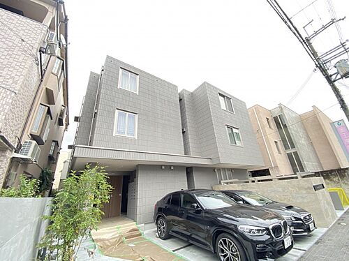 大阪府茨木市竹橋町 築4年2ヶ月 3階建